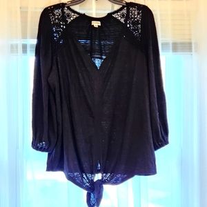 NWOT Max Sudio 3/4 Sleeves Black Crochet Shoulders Top